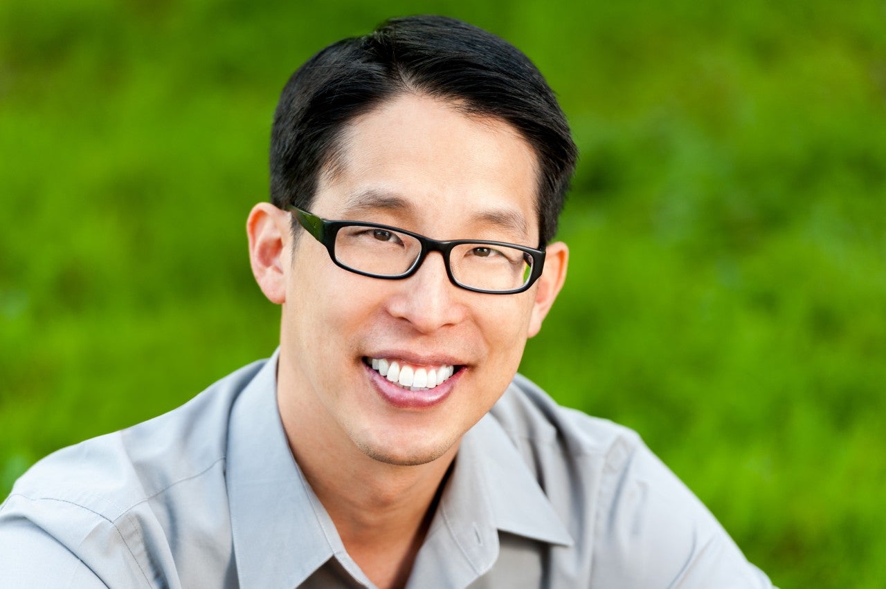 Gene-Luen-Yang.jpg